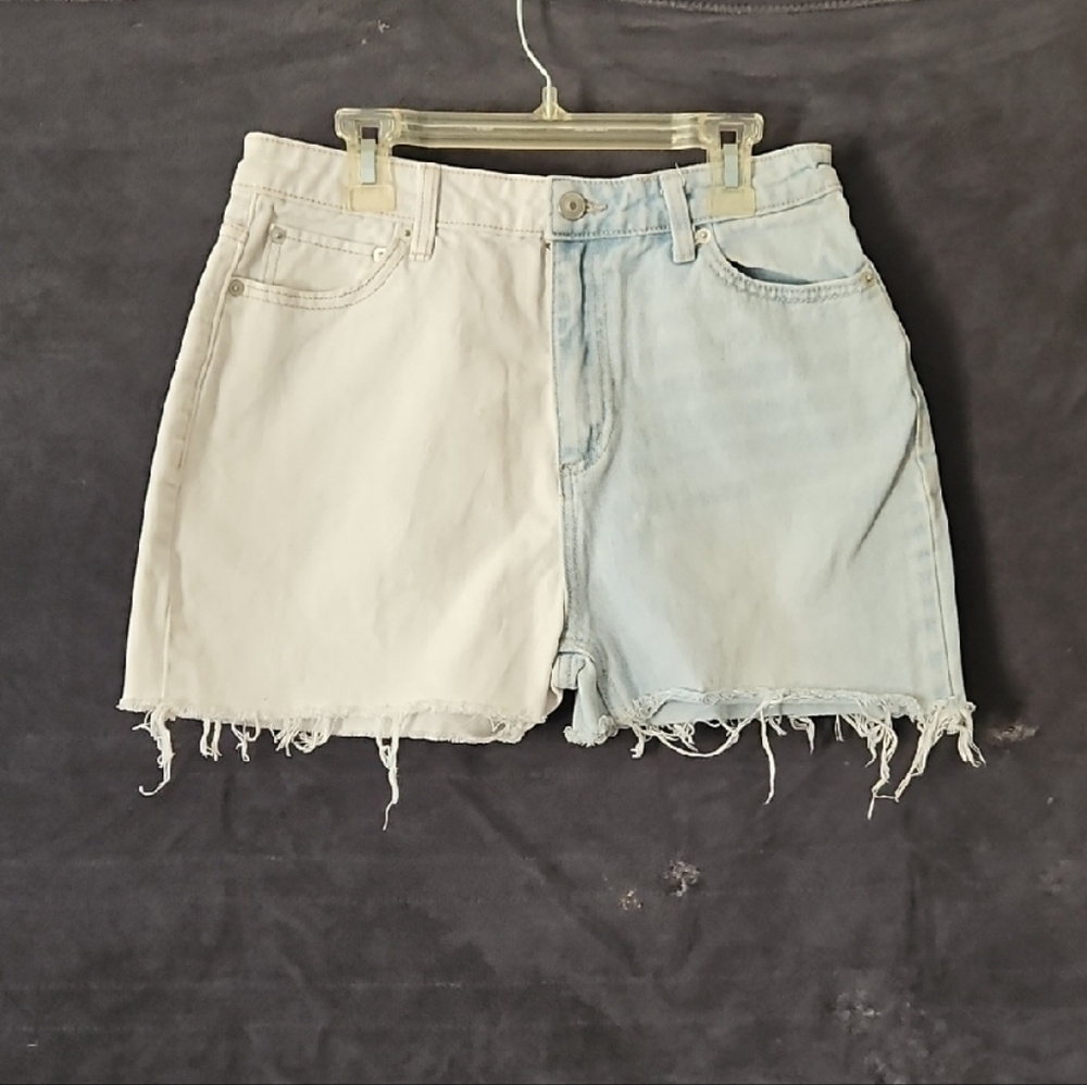 No Boundaries White and Blue Jean Shorts Two-Tone Design